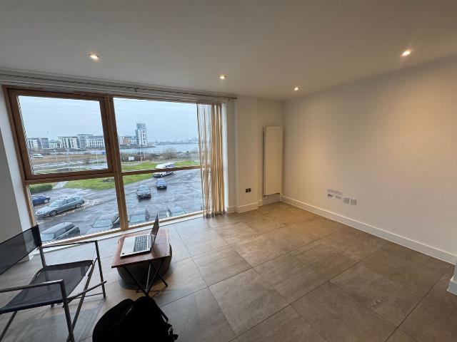 Apartment for rent in Cardiff International Sports Village, Falcon Lodge