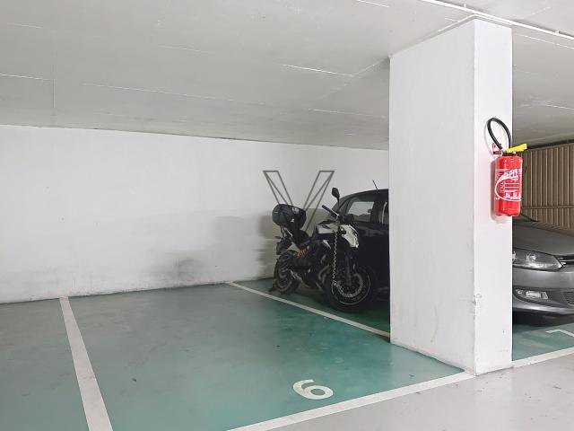 Garage vente à Paris, Île-de-France