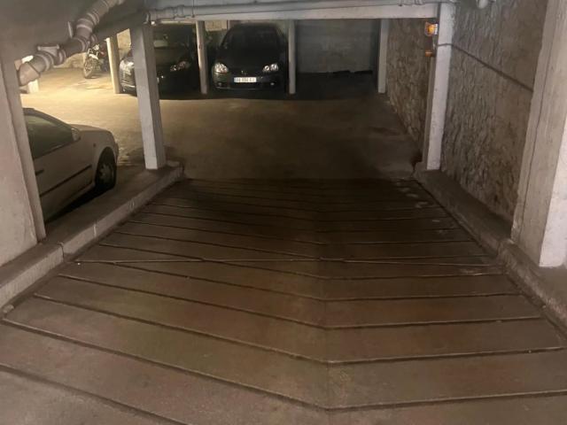 Garage vente à Paris, Île-de-France
