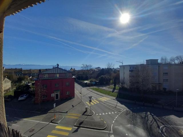 Attikawohnung kaufen in Rolle, Waadt