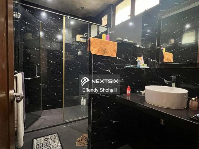 Shop for sale in Kuching