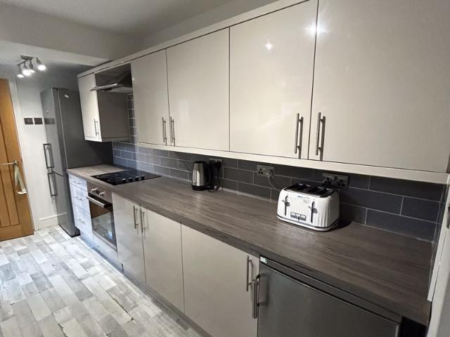 Room for rent in Kensington, Calderstones