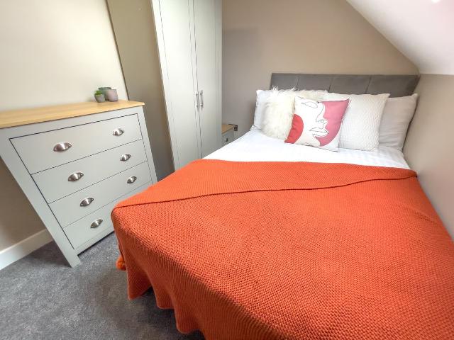 Room for rent in Calderstones