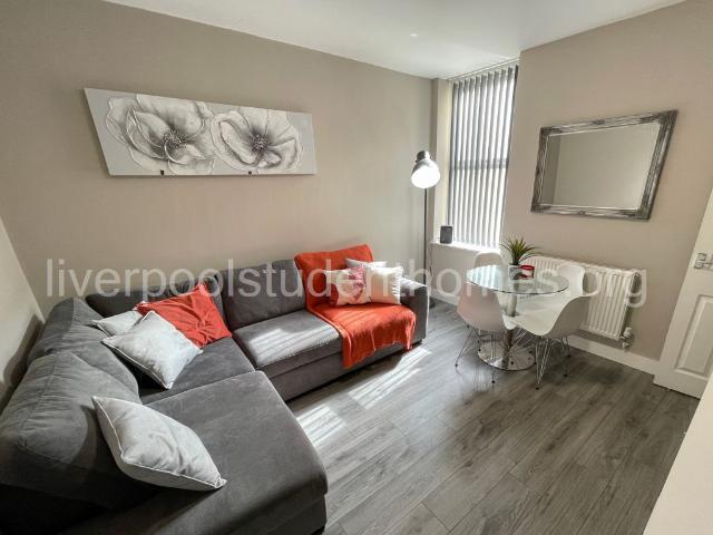 House for rent in Kensington, Calderstones