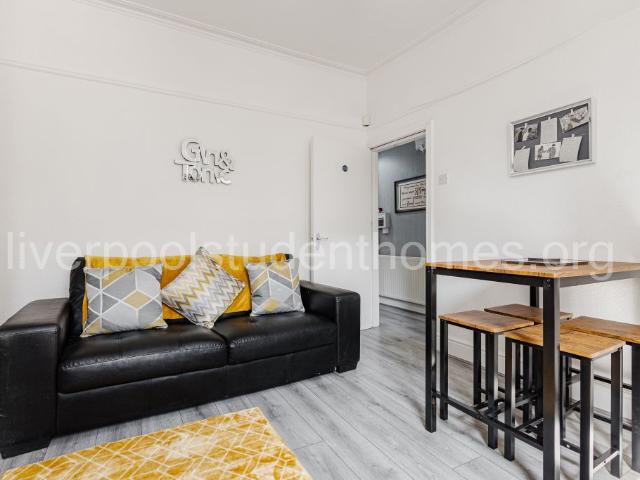 House for rent in Kensington, Calderstones