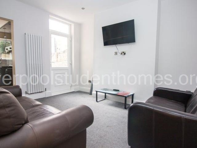 House for rent in Kensington, Calderstones