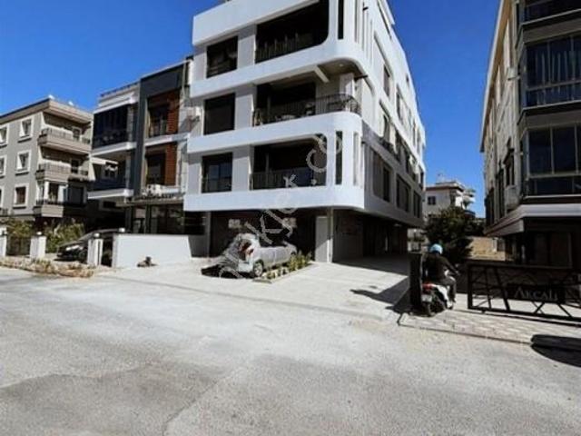 Akhisar, Manisa içerisinde satılık mülk