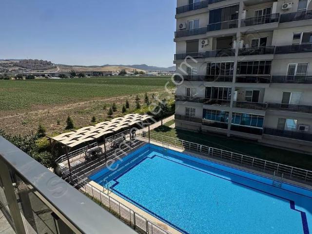 Akhisar, Manisa içerisinde satılık mülk