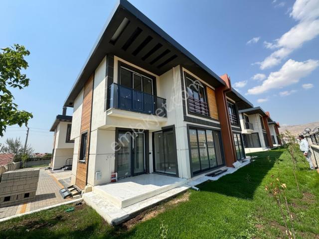 Yazır Mahallesi, Selçuklu içerisinde satılık Villa