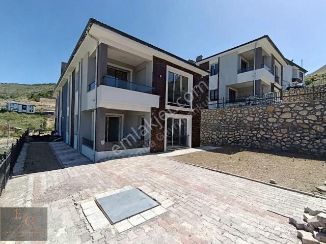 Yeşilyurt içerisinde satılık Villa