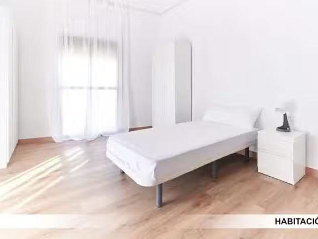 Casa en alquiler en Cerro-Amate, Sevilla