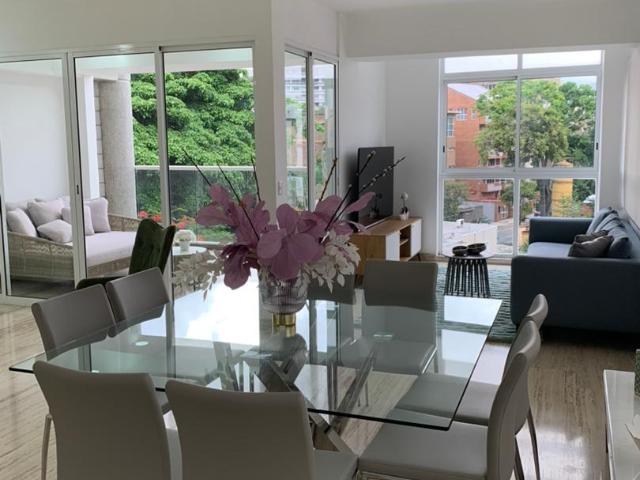 Apartamento en alquiler en El Silencio, Caracas