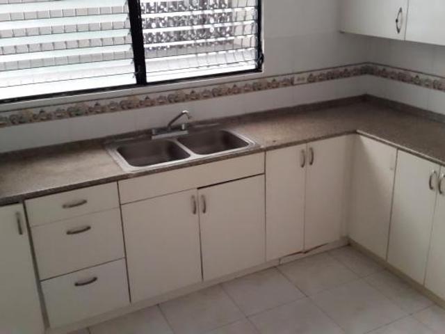 En betania, los angeles 4 recamaras, 3 baños espacioso y céntrico