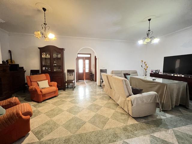 Casa en venta en Antequera, Andalucía