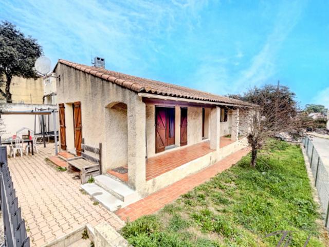 Maison vente à Nîmes, Comps