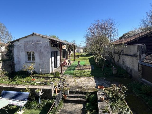 Maison vente à Angoulême, Bors(canton De Montmoreau-saint-cybard)