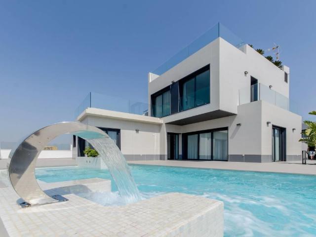 Casa en venta en Dehesa de Campoamor, Orihuela