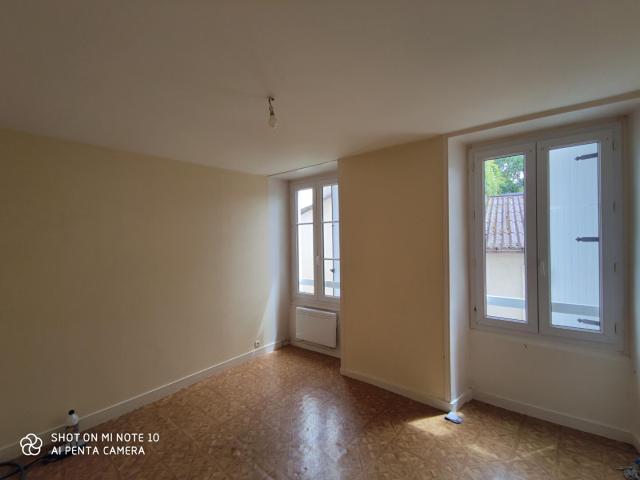 Appartement location à Mirebeau, L'Aumonerie
