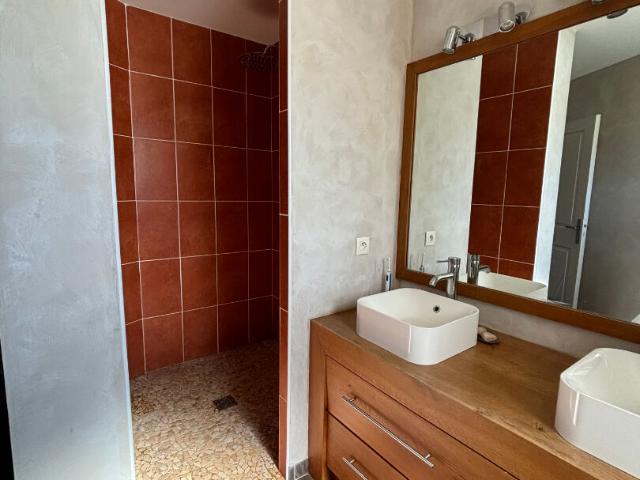 Studio location à Charmes-sur-rhône, Hameau des Champs