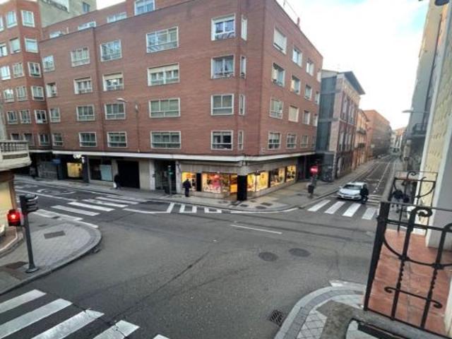 Local Comercial en alquiler en Plaza España, Valladolid