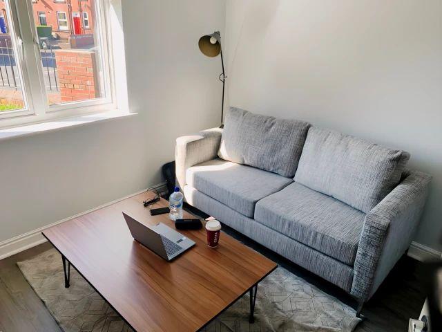 Room for rent in Hyde Park, West Yorkshire