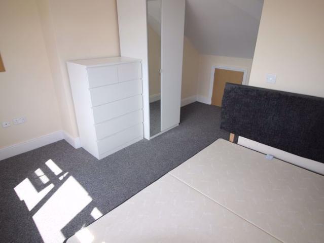 Room for rent in Gorse Hill, Swindon
