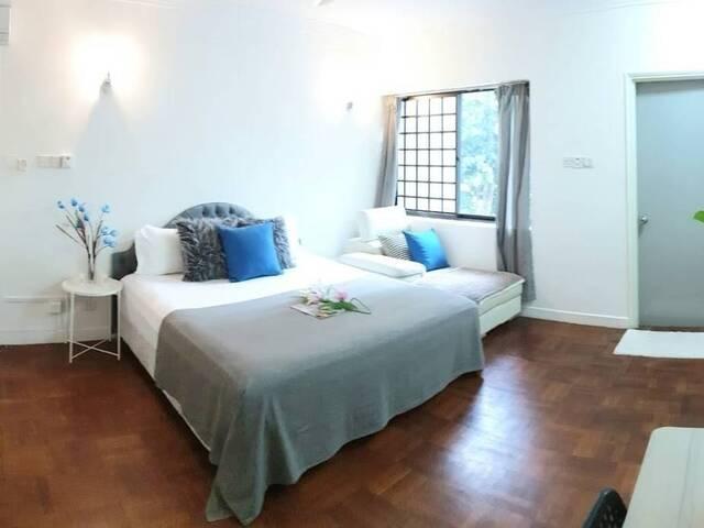 Room for rent in Telok Blangah