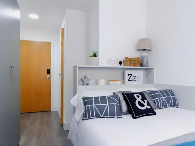 Room for rent in Calton, Scotland