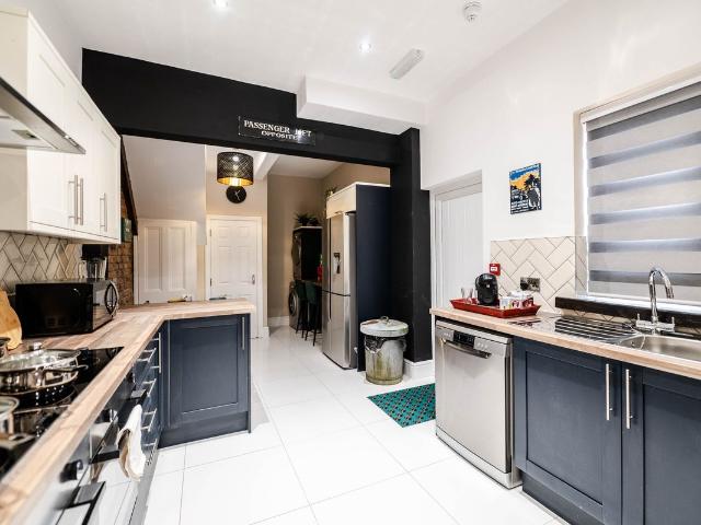 Room for rent in Hollinwood, Pendock