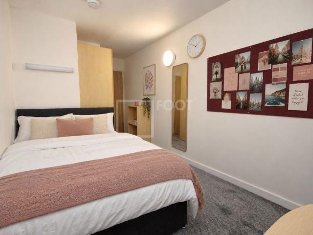 Studio for rent in Little Horton Green, Bradford