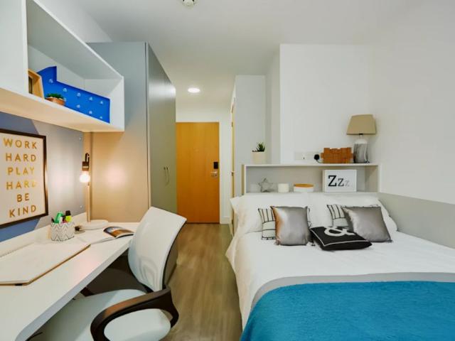 Room for rent in Calton, Scotland