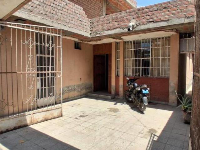 En Venta Casa Con Uso Comercial Av Miguel Grau De Castilla 1122 A.T 272 M²