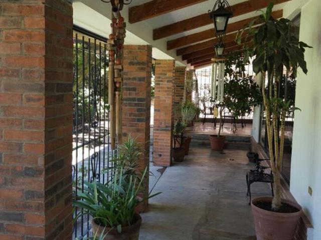 EN VENTA CASA DE CAMPO O/CON SALON DE EVENTOS TEPOTZOTLAN EDO. MEXICO