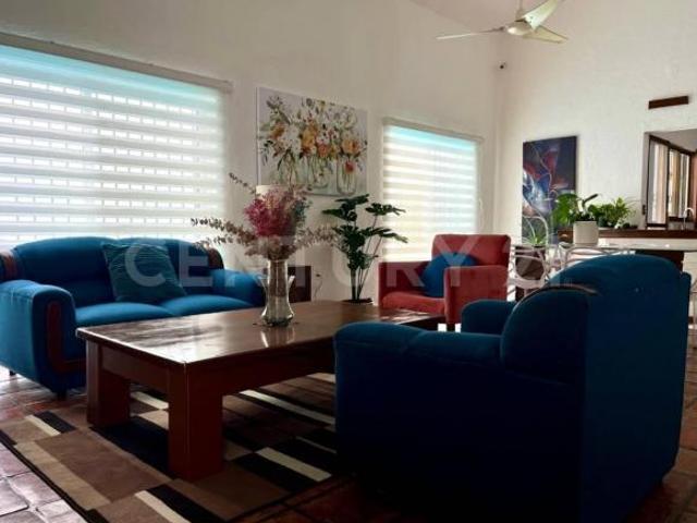 En venta casa en Las Brisas