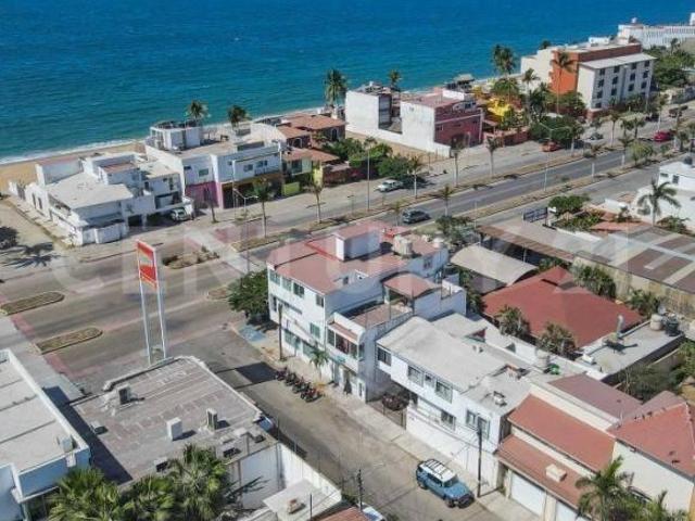 En venta casa en Las Brisas