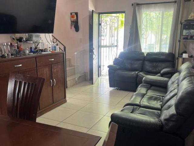 En venta casa en privada Puerta del Rey al oriente de Saltillo