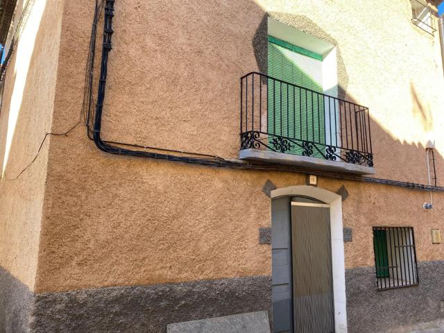 Casa en venta en Allueva, Aragón