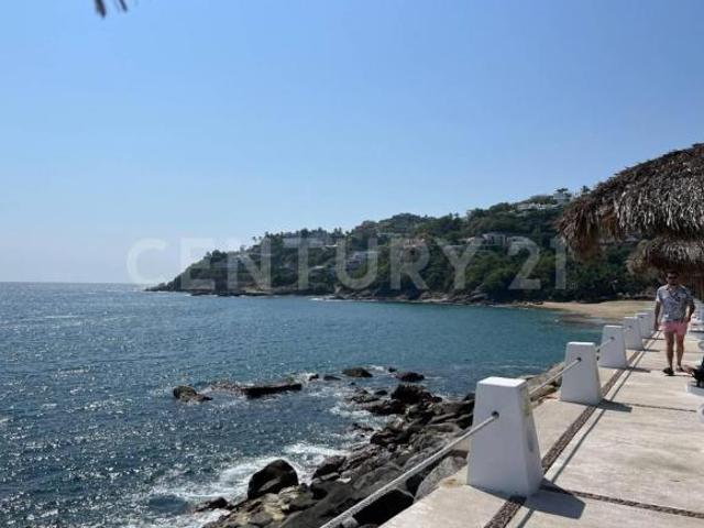 En Venta Condominio en Puerto Las Hadas, Manzanillo! Vive la experiencia de lujo