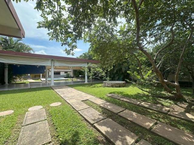 ¡EN VENTA HERMOSA QUINTA CERCA DEL AEROPUERTO DE MÉRIDA!