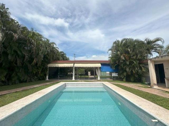 ¡EN VENTA HERMOSA QUINTA CERCA DEL AEROPUERTO DE MÉRIDA!