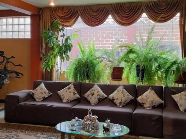 Tu Nuevo Hogar Soñado en Cusco: Moderna Casa con Jardín y Jacuzzi