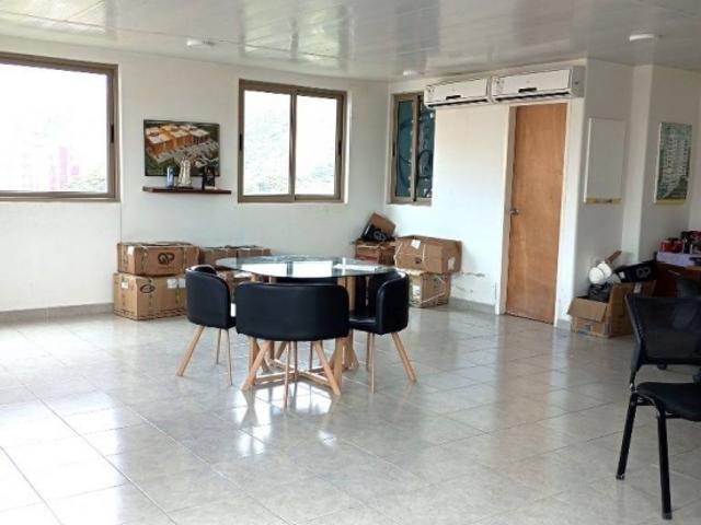 Oficina en venta en La Arboleda, Maracay