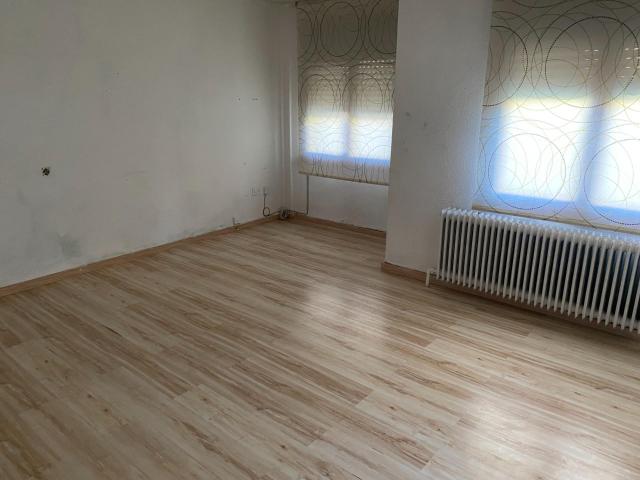 Piso en venta en Allueva, Aragón