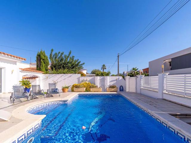 Casa en venta en Alt Empordà, Catalunya
