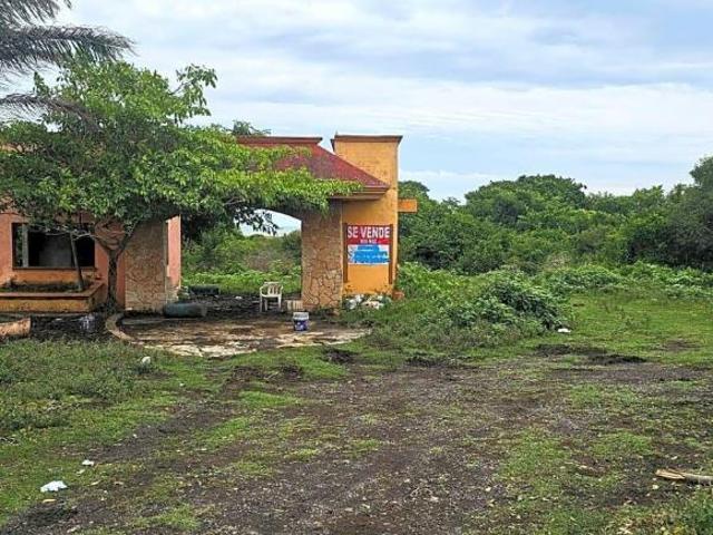 En venta terreno cerca de la playa en El Morro, Alto Lucero