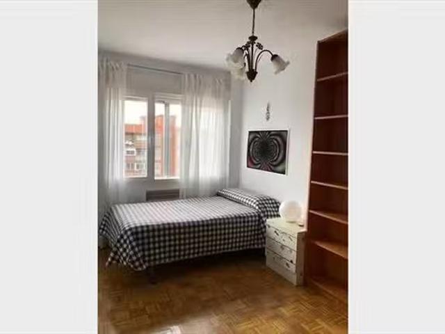 Casa en alquiler en El Pilar, Madrid