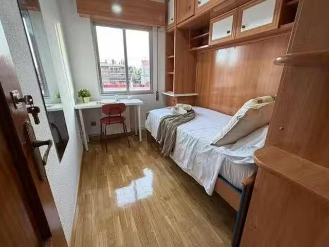 Casa en alquiler en Villa de Vallecas, Madrid