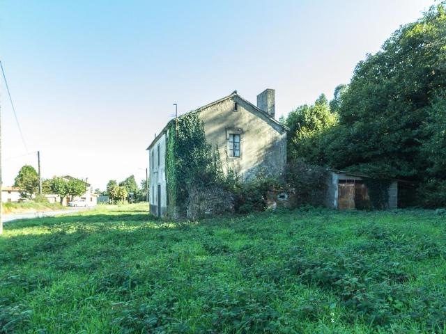 Casa en venta en Abegondo, A Coruña