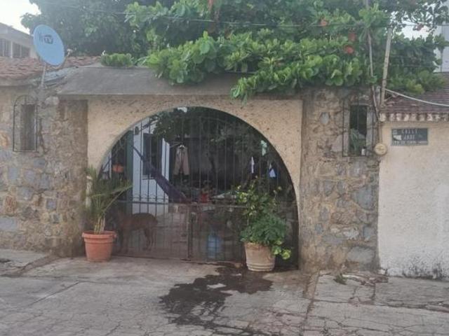 Encantadora Casa en Venta en el Corazón de Zihuatanejo