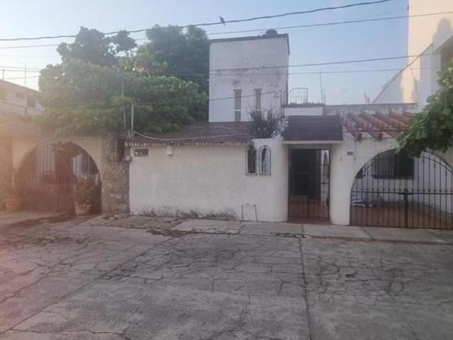 Encantadora Casa en Venta en el Corazón de Zihuatanejo